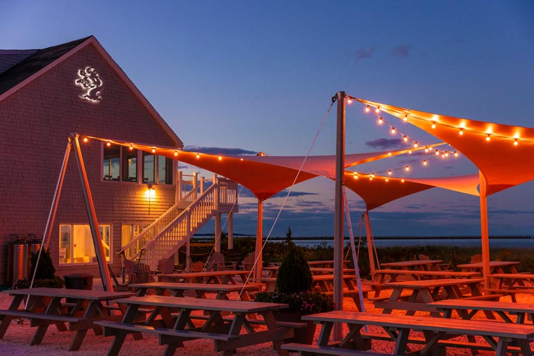 sea view patio at treehouse brewing sandwich location