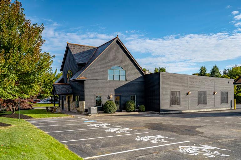 tewksbury treehouse brewing exterior and parking lot